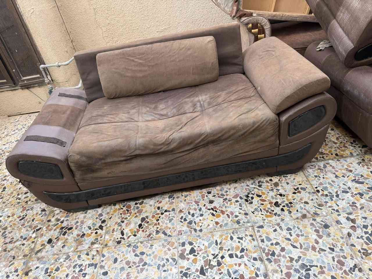 عندي نص تخم التغليف مالته تعبان بس هوه ثكيل وبي اسفنج وسبرنك مابيهن شي اللي يريده يجي ياخذه بلاش مكاني بالسيديه


**إذا كنت صاحب هذا الإعلان وتريد حذفه لأي سبب، رجاءا أرسل رسالة إلى الدعم الفني**