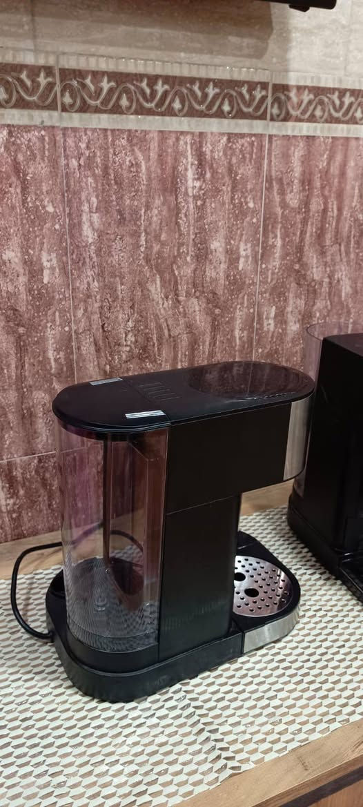 مكائن اسبرسو عدد2 الاولى نقص بورتافلتر فقط و الثانيه نقص حوض خلفي و قاعده سفليه شغالات و نضافه 95٪ ابيعهم ثنينهم سويه *********** متواجد واتساب و ماسنجر
