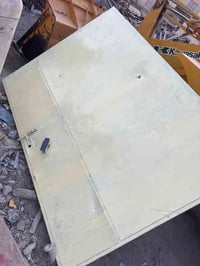 يوجد باب حديد ارتفاع ٢متر وعرض متر ونصف بسعر١٧٥ الف قفل وشليمانه حديد ...