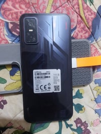 ٥١٢ • رام ١٢+١٢ • شاحن ٤٥ واط