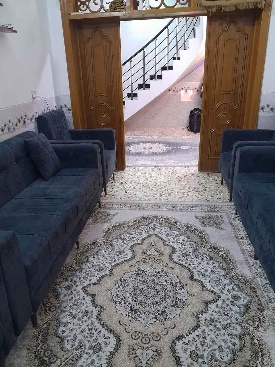 دار للبيع 100م 5x20
حي الوفاء منطقة 38 على ساحة امامه حديقة خلف شارع 20 يحتوي على غرفة ومطبخ وصالة واستقبال وصحيات
بناء حديث طابق واحد وتوجد اضافات في الطابق الثاني
للاستفسار الرقم: ***********
يوجد واتساب وتلجرام
مكلف بالنشر
