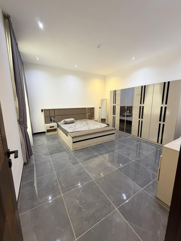 150 متر بيت 
زراعي سند 25 
جديد غير مستخدم 
مؤثث
طابقين 
4 غرف نوم 
3 حمامات 
طابوق
رفت 
نظام كامرات 
ديكورات 
ماء + كهرباء + مولد 

ناحية الرشيد 
محمودية 
خلف مجمع الطرق والجسور
يبعد عن الشارع العام 300 متر 

للبيع 
للاستفسار التواصل 
***********
