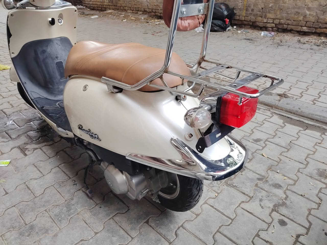 سلام عليكم دراجه كلاسك 140 مكفولة السعر  850   بغداد ***********
