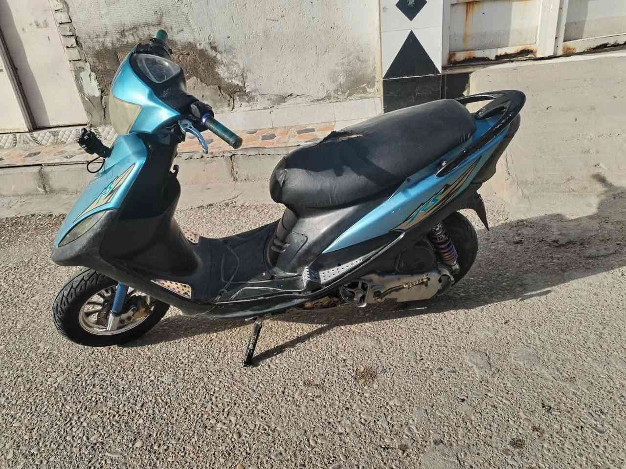 ميسان المجر الكبير
سلام عليكم شباب دراجه نضيفه مجفت مره وحده  سلف شغال هندر لا  السعر٤٥٠ وبيه مجال اوراق خاص مغلق مو شراي لا تعبني وبس تسئل ***********
