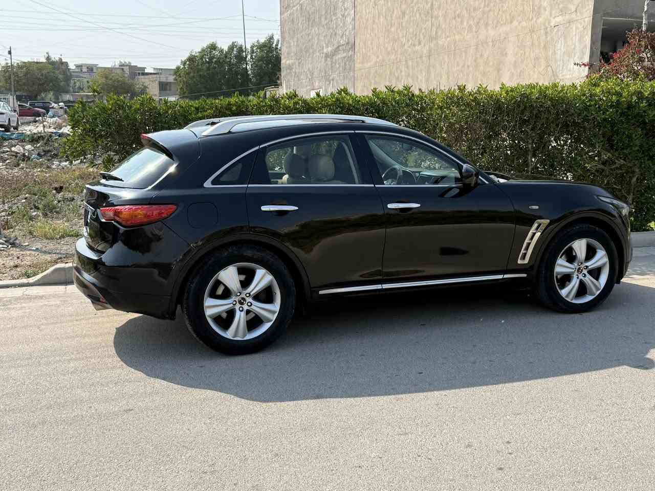 سلام عليكم انفنتي فكس 35 خليجي مديل 2009 فول 1/1  فتحه كشنات جلد بصمه خزن مقاعد تدفئه و تبريد كشنات هوايه بعد بيه مواصفات معروفه السياره مصبوغه حزام اثر جراد  هي بيه طخه بس بالجاملغ و الباقي اثر جراد السعر 105 بيه مجال  حك جيه 
مكان السياره بغداد حي الجهاد 
الاستفسار ***********
