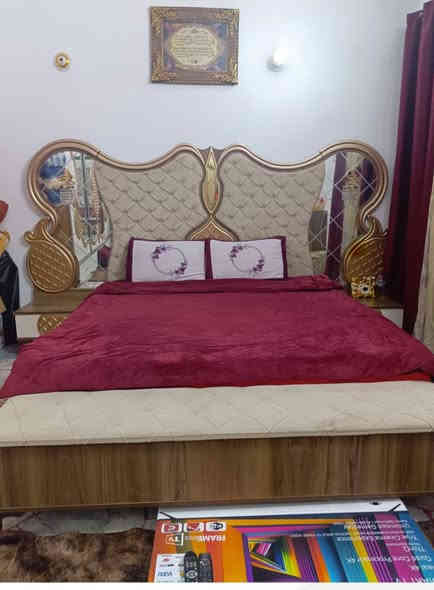 السلام عليكم غرفه تركيه للبيع 7 قطع السعر 950 وبيها مجال بسيط مكاني العماره للاستفسار لاتصال على رقم ***********
