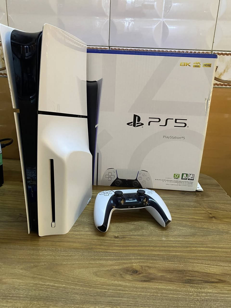 للبيع PlayStation 5 Slim (نسخة الديسك)
مستعمل 

* الجهاز بحالة جيدة وشغال بدون مشاكل.

* الكارتونة الأصلية موجودة.

* اليد الأصلية موجودة.

* لعبة Minecraft (قرص).

* لعبة Grand Theft Auto V (قرص).

* ويا UPS لحماية الجهاز من انقطاع الكهرباء.

* استخدام شخصي ومحافظ عليه.

المحتويات:

✅ PS5 Slim Disc Edition

✅ اليد الأصلية

✅ الكارتونة الأصلية

✅ Minecraft PS5

✅ GTA V PS4

✅ UPS farber (بطارياته الاثنين جديدات )

السعر ٨٠٠ الف 

للتواصل ***********

مكاني بغداد السيدية
