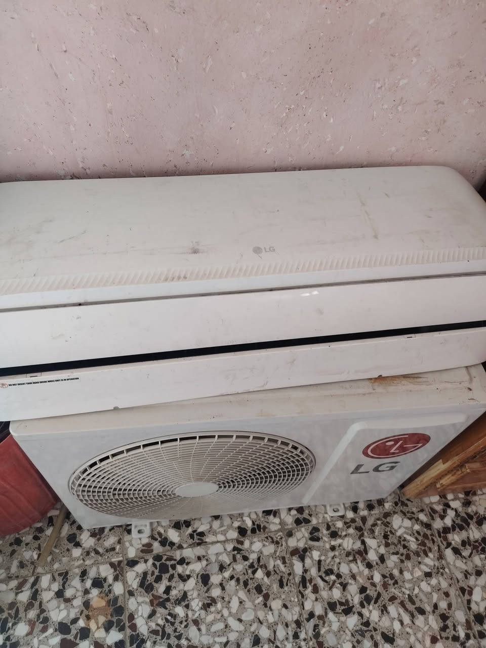 إسبلتLG واحد اونص طن 
✅دبل انفيرتر 
✅ اصلي 
✅شبه جديد 
 استعمل الموسم واحد الله يشهد  عل فحص
كامل نقص بس بواري تكسرين من شلت غاز كامل  تجي للبيت تخذه بي شي ترجعه عنوان بغداد *********** @إشارة
