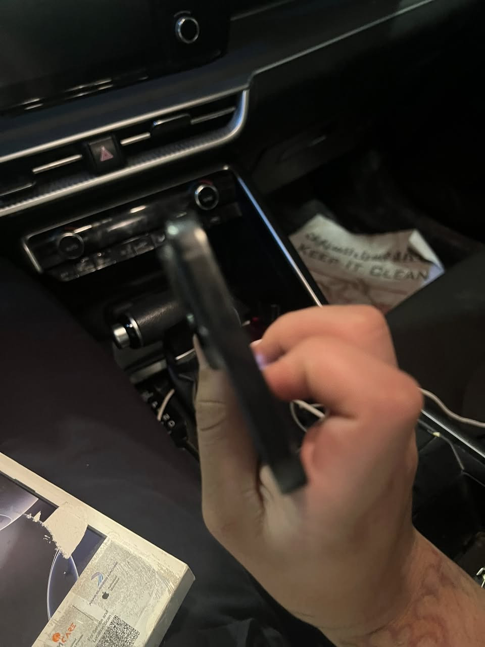 سلام عليكم 16برو ماكس شرق اوسط بطاريه ٩٧ عدد الدورات ٢٥٠ جهاز نضيف كلش نضيف البيع السعر 1200 مكاني كربلاء كامل ملحقات ***********
