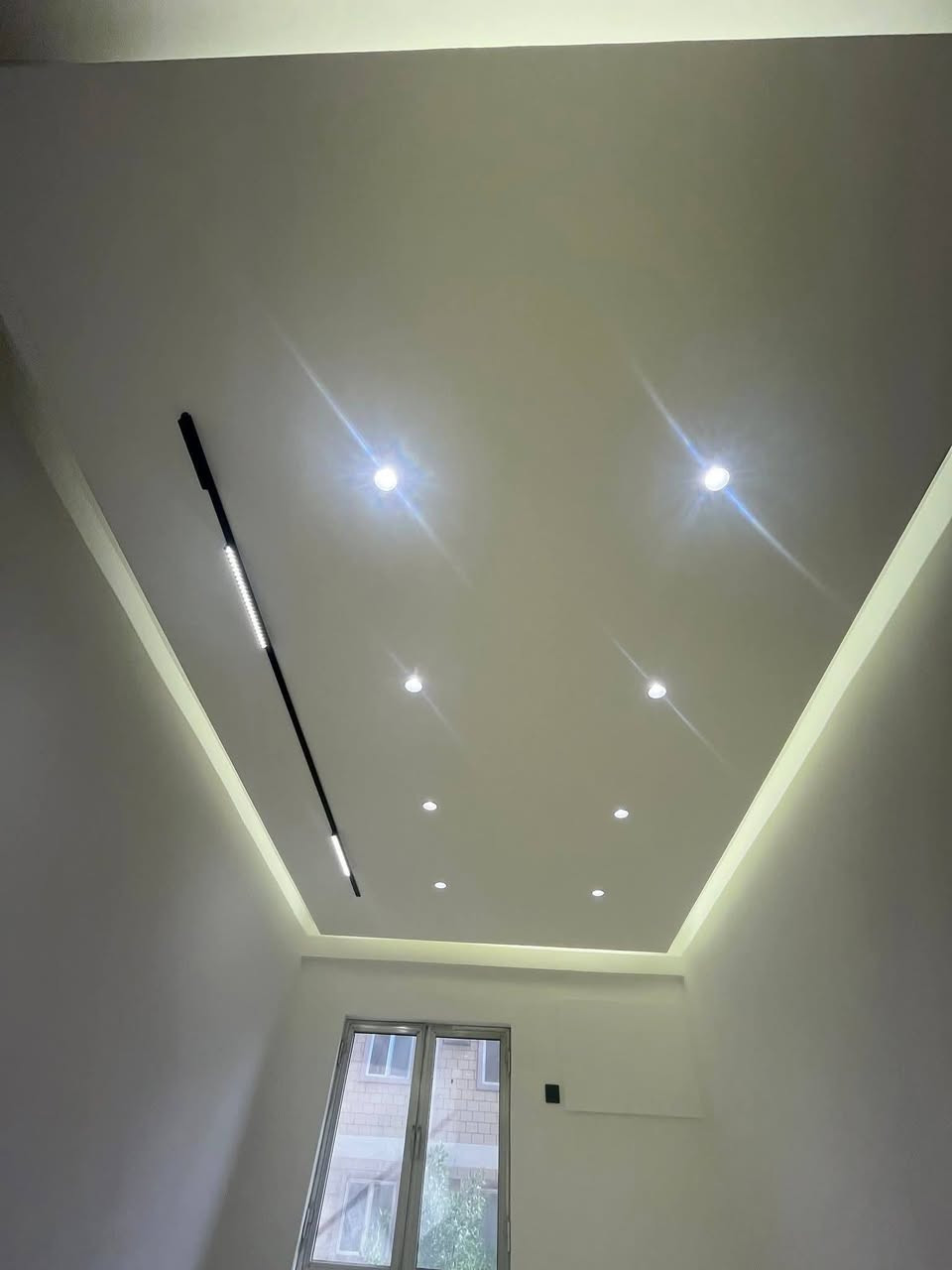 عمل كافه الاصباغ والديكورات الحديثه 
والمعاجين والفوم تركي 
سقوف ثانويه
 جبس بورد
 معالجه رطوبه
بابل حله
***********
