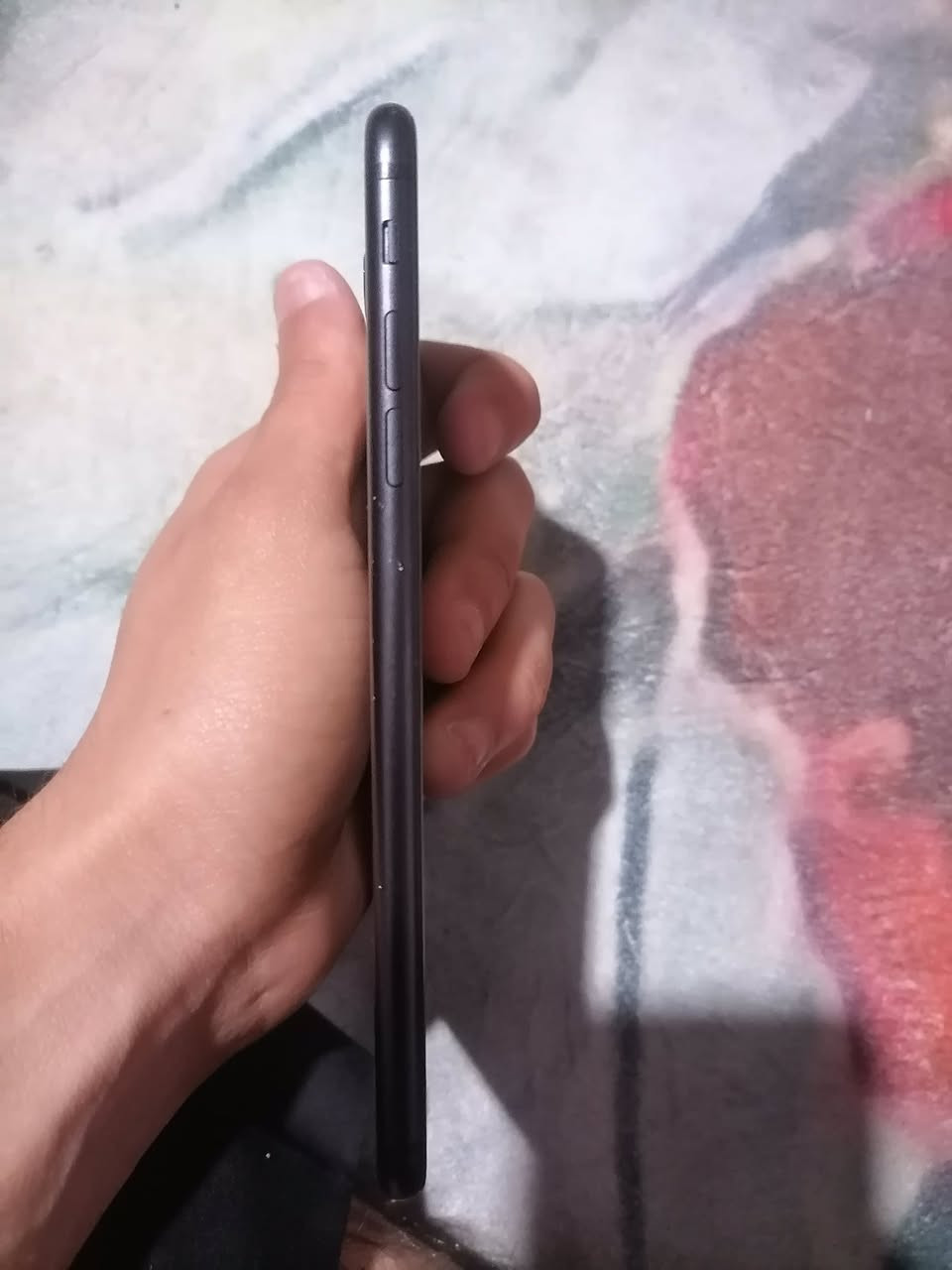 السلام عليكم ايفون 7 بلاص كله شغال فقط بصمه متوقفه دكمه شغاله ذاكره 128 بطاريه 100 مبدله اصليه جهاز نظيف ملحقات كيبل شحن وكفر مراوس فقط بايفون 8 صغير مايهم الذاكره المهم ايفون 8 صغير رقمي ***********
