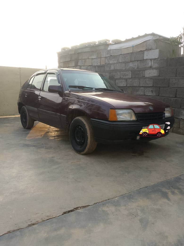 سلام عليكم سيارة اوبل  كاديت  موديل 91رقم كركوك سنوية الئ 29 السعر 30 وبيه مجال عنوان كركوك واحد حزيران  اتصال على هذا الرقم ***********
