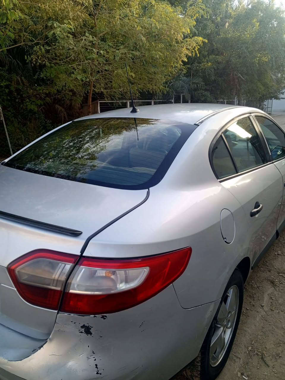 من رخصة الادمن المحترم سيارة رينو للبيع موديل ١٣ السيارة نضيفة وحلوة مكينه ١٨٠٠عنوانالسيارة النجف الأشرف اني مكلف بالنشر ورقم صاحب *********** السعر ٦٥وبيها مجال
