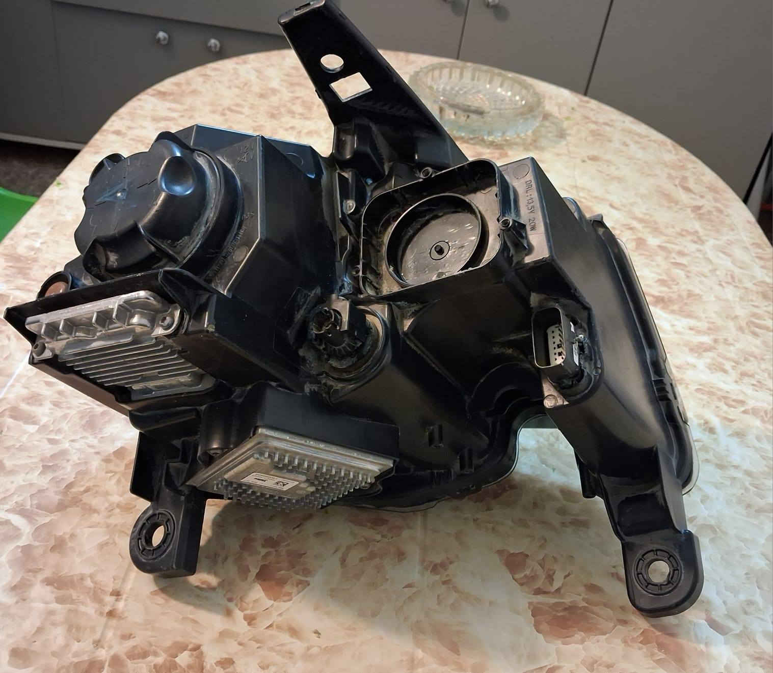 لايتات جيب 2021 نظيفات كلش بس الد الايمن النهاري متوقف للبيع ب 600 الف الاتصال مكان بغداد الجديدة ***********
