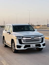 لاندكروز موديل 2024 بريم اصل رقم بغداد ماشيه 16 الف 07718855093