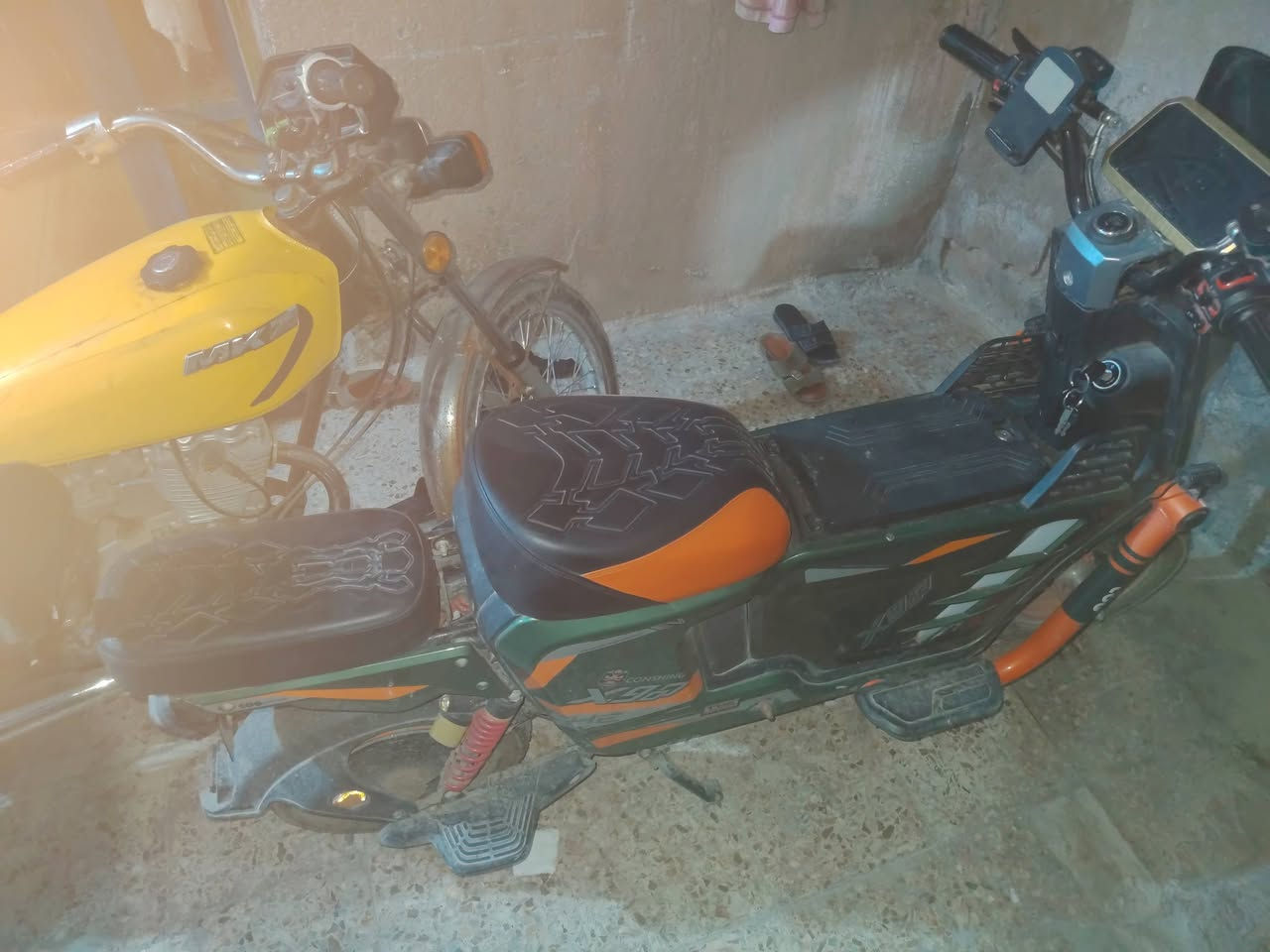 سلام عليكم دراجهx900 مديل2026 للبيع ملاحظة بطاريات ثنين هابطات بيه سعر 400 وبيه مجال مكاني بصره تنومه رقم***********
