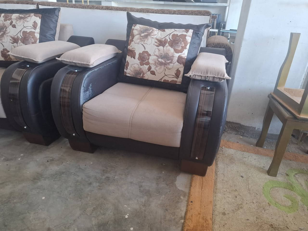 تخم باله تركي ماركه  نظيف جدا جدا 10نفر اسفنج ضغط طبي بولستر  كلش قوي ومرتب نضيف باله تركي
الحمزه الغربي ***********
