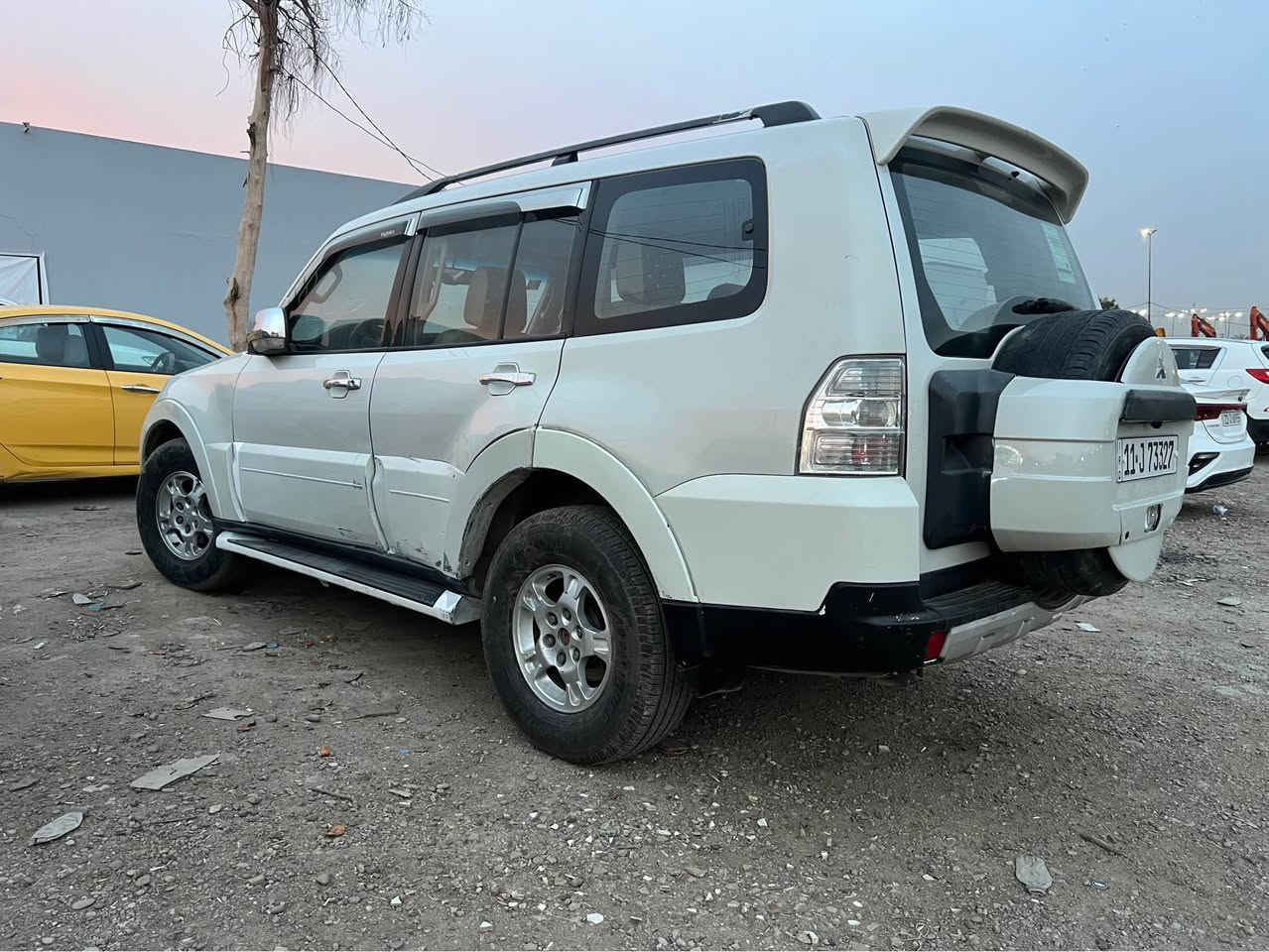 السلام عليكم 
للبيع او مراوس حسب القناعه 
باجيرو حبتور موديل 2008
محرك 3ونص شاده  جديد 
فول مواصفات  فتحه
بيها رشات صبغ اثر شخوط  وطخات بدون دواخل 
السعر 98وبي مجال للاستفسار ع 
***********
مكان السياره بغداد المحموديه بغداد, العراق
