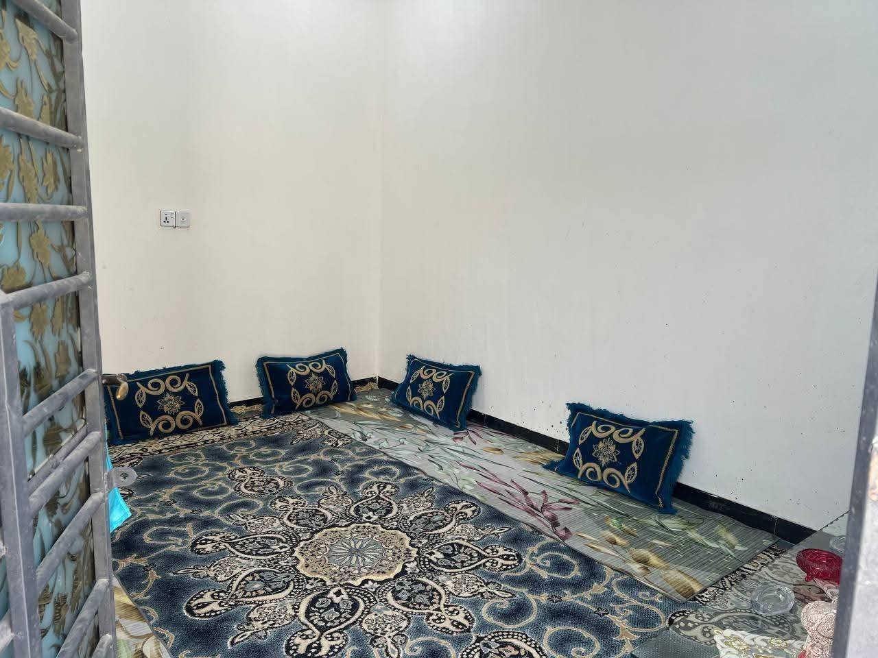 بيت للبيع ⭕️(طابو زراعي سند 25 )(مشمول تطويب خدمات تبليط_)
⭕️المساحة100 متر مربع 
⭕واجهة 5نزال 20
⭕️عنوان الدار  / التقية الثالثة _ 
مقابل حسينية باب الحوائج
⭕️بناء البيت 2025
⭕️بناء  مسلح 
—————————————
           تـــفـــاصـــيـــل الـــدار 
(كونكريت مسلح )
⚜️ غرفه
⚜️صالة 
⚜️استقبال
⚜️مطبخ 
⚜️مجاميع صحية داخلية وخارجية
⚜️طارمه

⚜️ للاستفسار 
  
—
☎️*********** مراجعه الواتساب السعر      47 بي  مجال تـــفـــاصـــيـــل الـــدار  ***********
