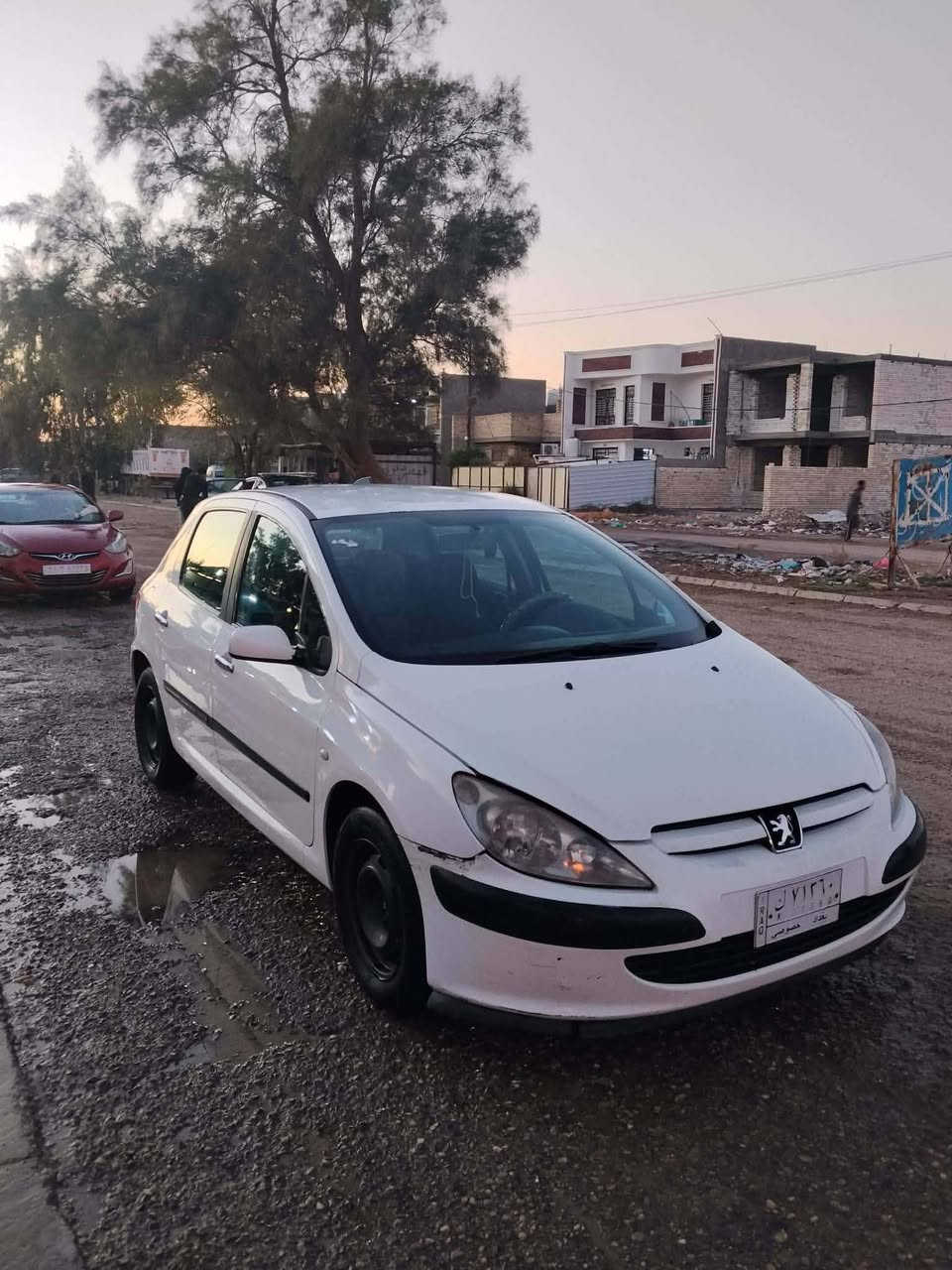 السلام عليكم سيارة بيجو للبيع 307 موديل 2005 رقم بغداد بأسمي كهربائيات كلها شغاله صدر جديد بغداد ناحية الرشيد  السعر 48 مجال قليل ***********
