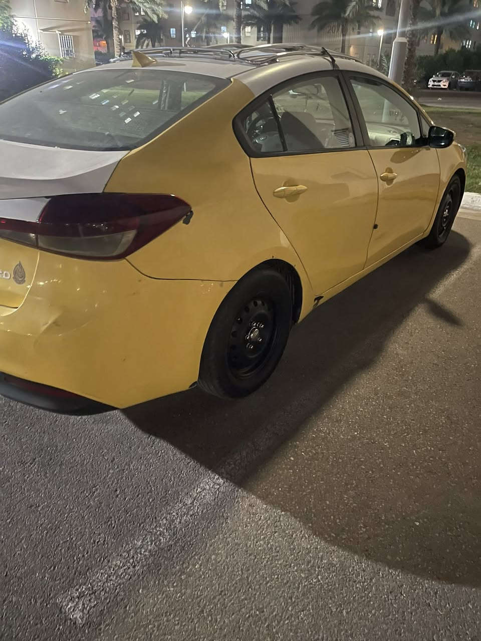 السلام عليكم فورتي 17 السياره احلى من الصور حادثه جاملغ خلفي ومبدل قبق ججنطه وبلعراق باب خلفي السياره تحكمات وحاكيه والسياره شاد تخم تاير صار شهر وباتري ومجاول وبلكات يعني جاهزه السعر 125 وبيها مجال مكان السياره بسمايه وهذه رقمي ***********
