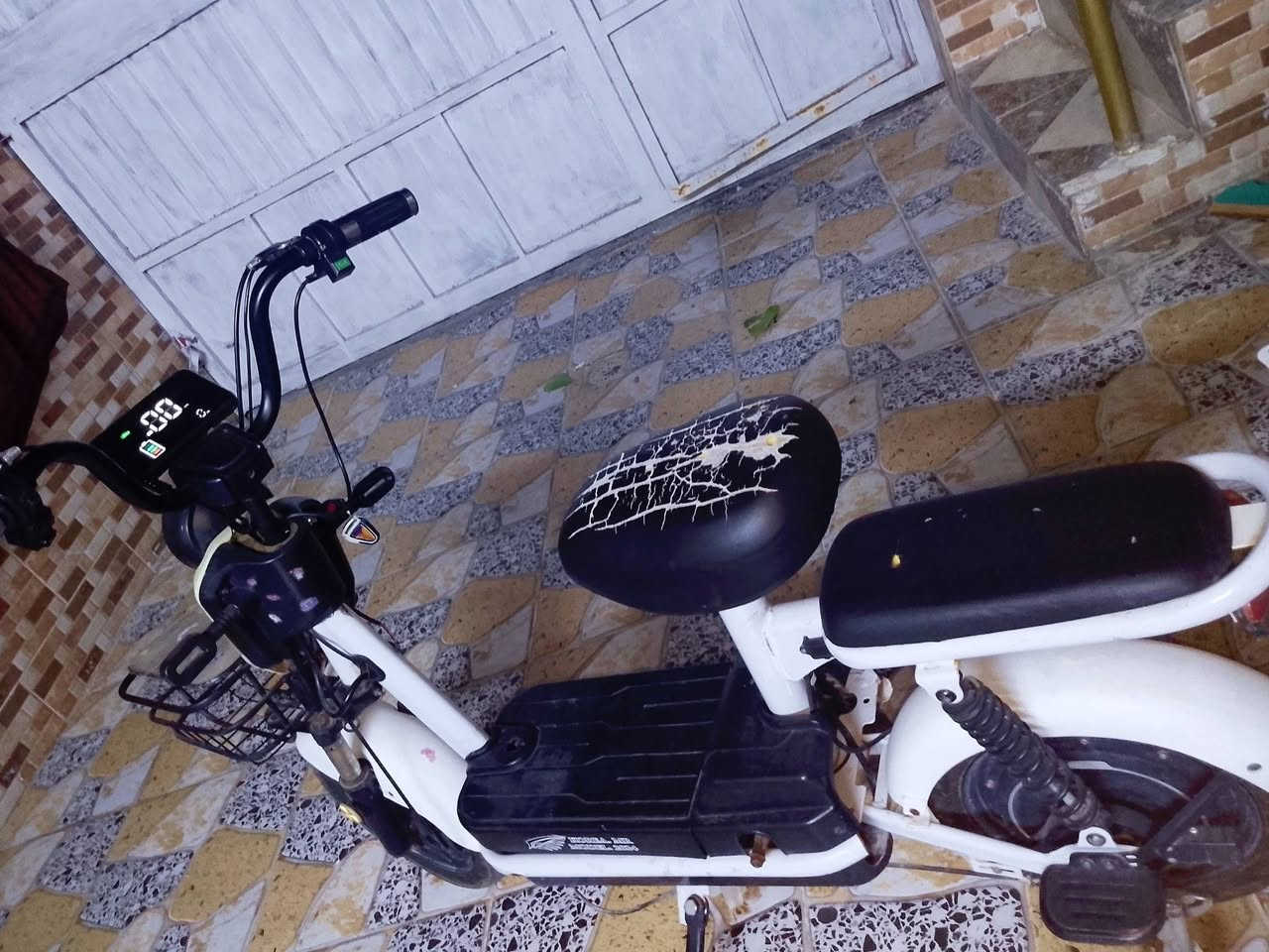 بۆ فڕۆشتن   بێ کیشەیە  150 هەزاڕ  قوفڵ
کەڵار شەهیدان


**إذا كنت صاحب هذا الإعلان وتريد حذفه لأي سبب، رجاءا أرسل رسالة إلى الدعم الفني**
