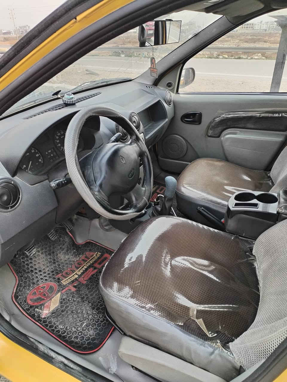 رينو 2014 جاهزة وخير من الله تخم تاير جديد  صدر جديد امامي خلفي تدفئة تبريد شغال سيارة مدوشمة طخه بلجاملغ الخلفي خفيفه ولدوسه كد شبر بيها معجون سعرة 50 ورقه او بيها مجال
للاستفسار الاتصال على الرقم ***********
