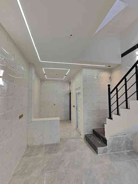 منطقة سكنية تتوفر فيها جميع الخدمات 

يتكون البيت من 2 غرف و حمامات داخليه وخارجيه واستقبال وصاله ومنور ومطبخ وبيتونه 🥰

طابو زراعي قرار محكمه سند 25 ملك صرف 

السعر ب 110 وبي مجال أن شاء الله شي بسيط 🥰 

للأتصال او واتساب 

***********

***********
