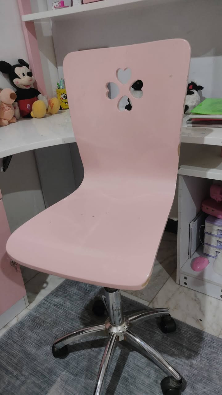 غرفه اطفال اسره عدد 2 وكنتور 3 فردات ومكتبه وكرسي للبيع ب500 الف  وبيها مجال مكاني ابو غريب خلف بانزين خانه جوهره عدنان اي استفسار  ***********
