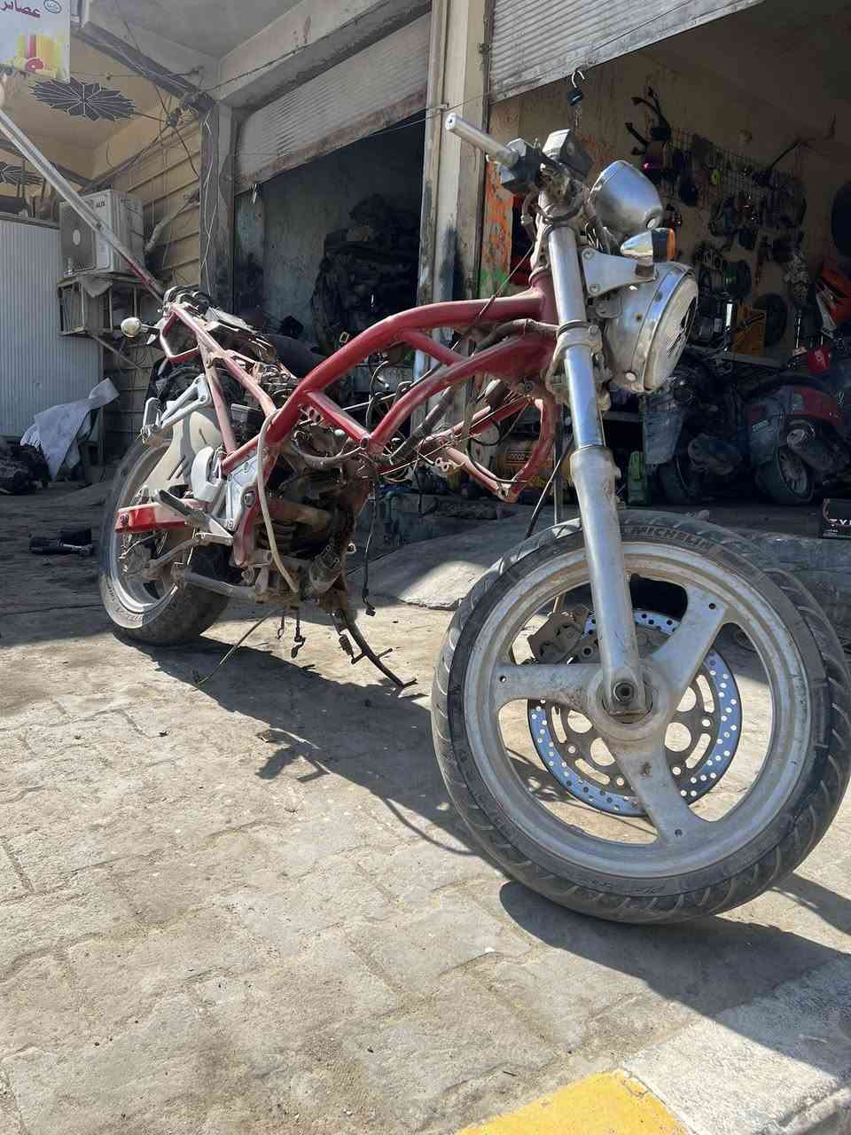 باندا 250cc
سلام عليكم دراجه باندا عادي مو كرستال 250 كفاله كهربائيات وبوشه وبكن كله شغال بيها بس ولفات وكم يخبل ناريه تخبل سلف جديد باتري جديد بلكات جدد والله مفارغلها الدراجه كله على وضع البلادي تجيً تفحص يلا تاخذ مابيها نقص برغي كل اغراضها موجوده وعيوني تشلعوهن هاذا رقمي ***********
نجف الاشرف كوفه شارع المعمل امام مجمع المختار السكني السعر 450 الف 💵
