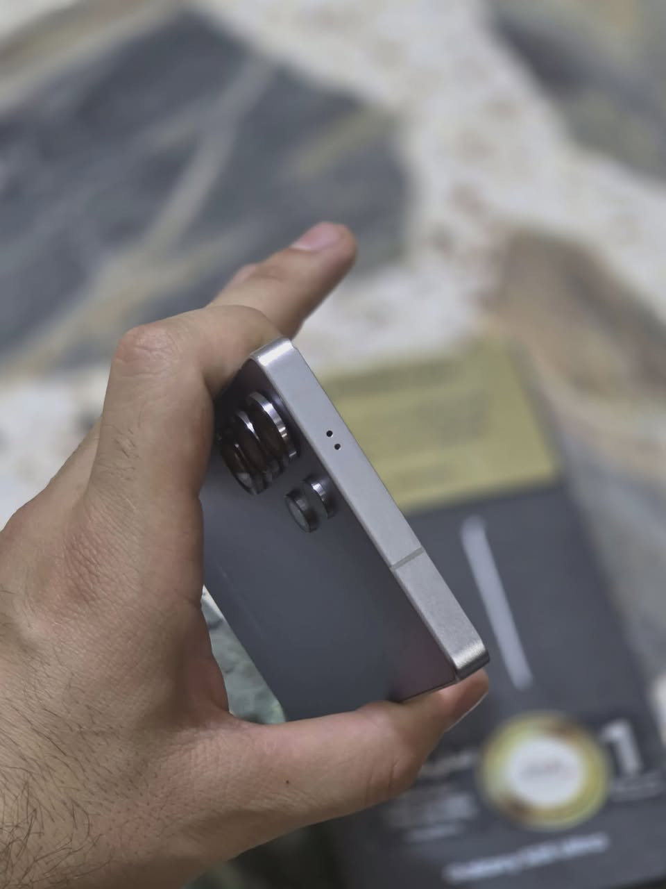 S25 Ultra ذاكره 1تيرا جهاز نضتفه كامله مع ملحقات جهاز مكفول من كلشي للبيع السعر مليون  390 الف قفل 1390
مكاني بغداد مدينه للتصال ***********
ملاحضه لا يوجد توصيل 
S25 Ultra ذاكره 1تيرا جهاز نضتفه كامله مع ملحقات جهاز مكفول من كلشي للبيع السعر مليون  390 الف قفل 1390
