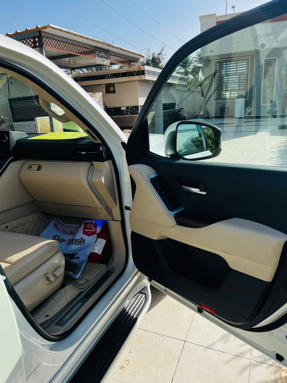 السلام عليكم للبيع لاندكروز موديل 2025بويم
فول موصفات 1/1

بيه جاملغ الامامي الايمن مبدل طبق الاصل 

بدون صبغ. 

بصمه تشغيل 

بصمه أبواب لمس 

تشغيل عن بعد 

فتحه سلايت

كشنات ثنين كهرباء 

كشنات جلد 

كشنات تدفئه تبريد 

8ايرباك 

زراكات 

مري شفط 

شاشات خلفيه 

مطفايه حريق 

جنطه شفط 

سبعه راكب 

ثلاث قطع تبريد 

محرك 4000 تنفس طبيعي 

حساس امامي 

حساس خلفي

وباقي موصفات معروفه 

سعر (610) وبيه مجال قليل
رقم مثنى شهداء. وكاله عامه

الاستفسار اتصل على الرقم***********

مكان السياره السماوه
