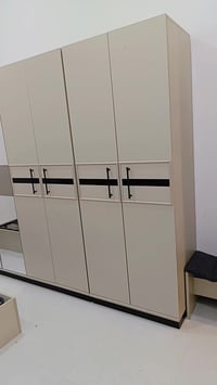 غرفه • نظيفه • للبيع