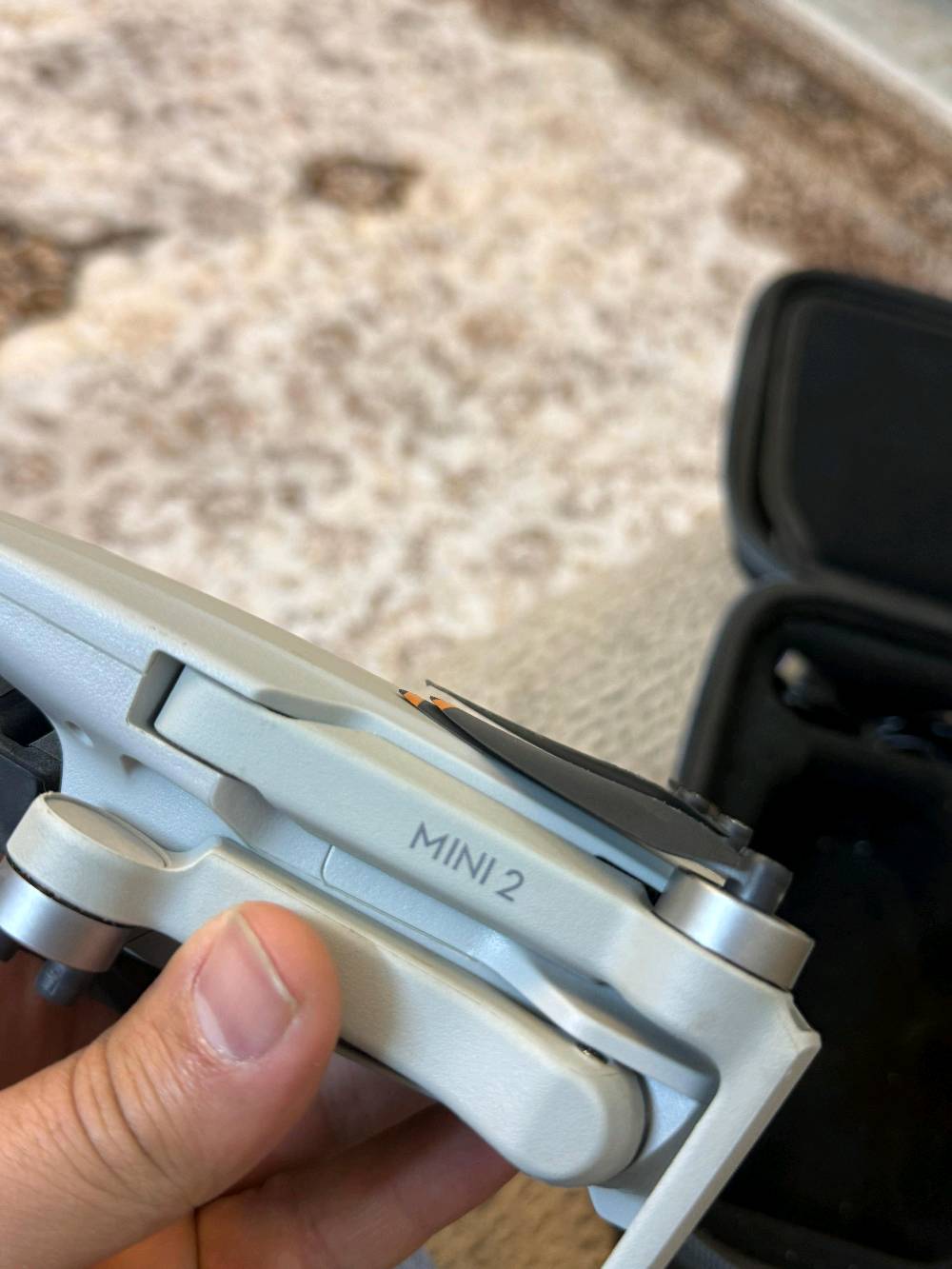 دي جي اي 
ميني 2 
 مواصفاتها معروفه 
ملحقات(٢بطاريه . شاحن ثنائي . جنطه اصليه كبيره . جوستك ) 
بغداد الكرخ 
