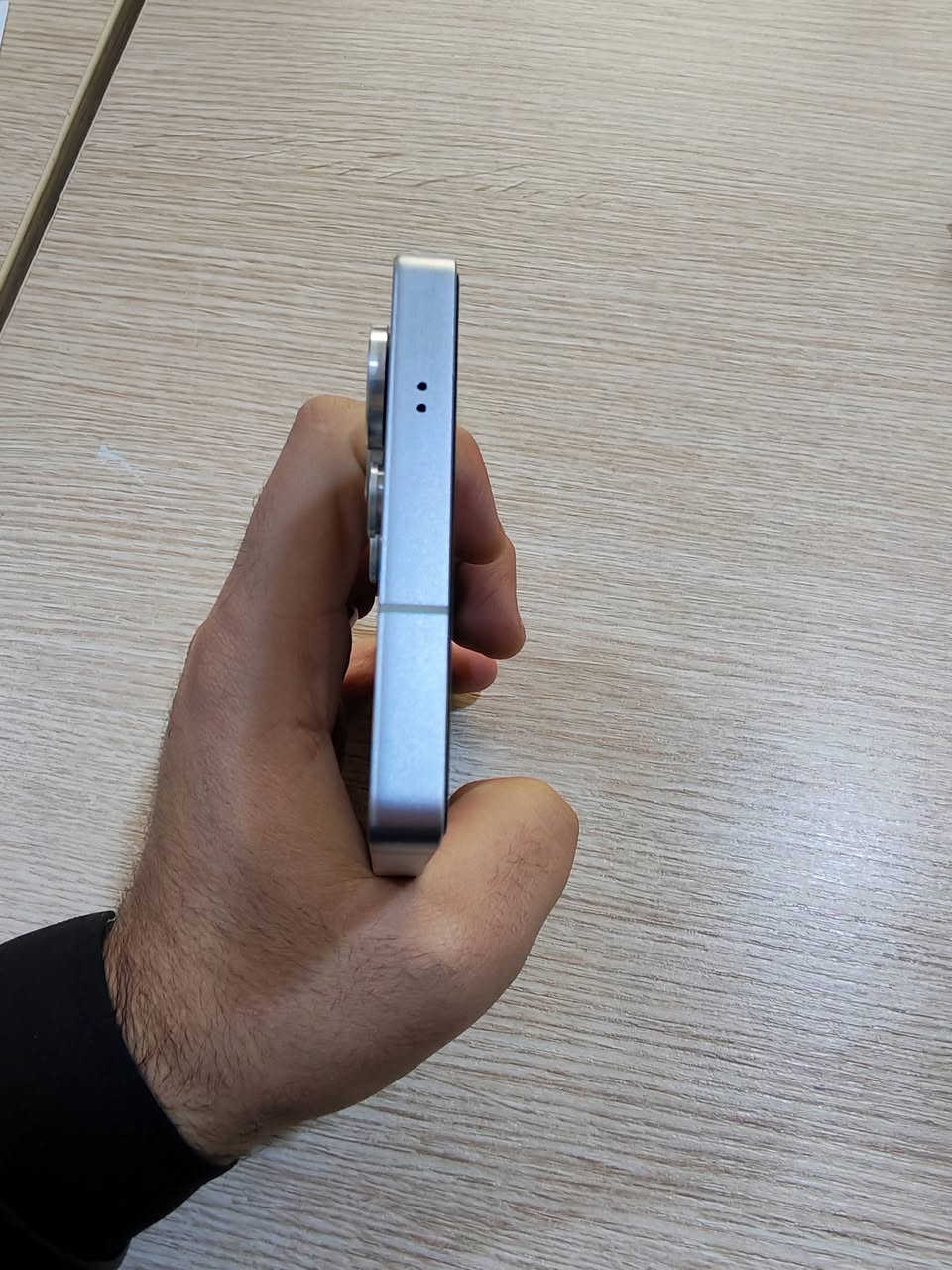 السلام عليكم S25 الترا ذاكره 1تيرا الجهاز نضيف جدا جدا الملحقات كامله السعر 1450 وبي مجال بسيط العنوان بغداد  للاستفسار خاص او الاتصال ***********
