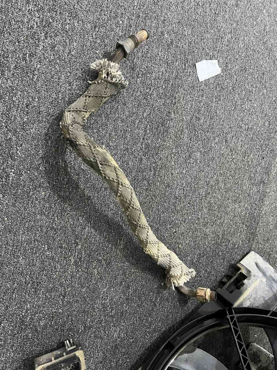 قطع غيار فورد فكتوريا الاسعار خاص متواجد عل الفيس وات ساب ***********اتصال ***********
