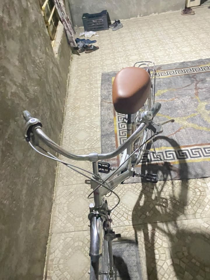 سلام عليكم 
باسيكل للبيع 
حجم ٢٧ 
باسيكل اخو الجديد 
وكير  بي ٣ نمر شغال 
كلشي مايحتاج 
مكاني نجف حي الميلاد 
سعره ٦٠ وبي مجال 
***********
