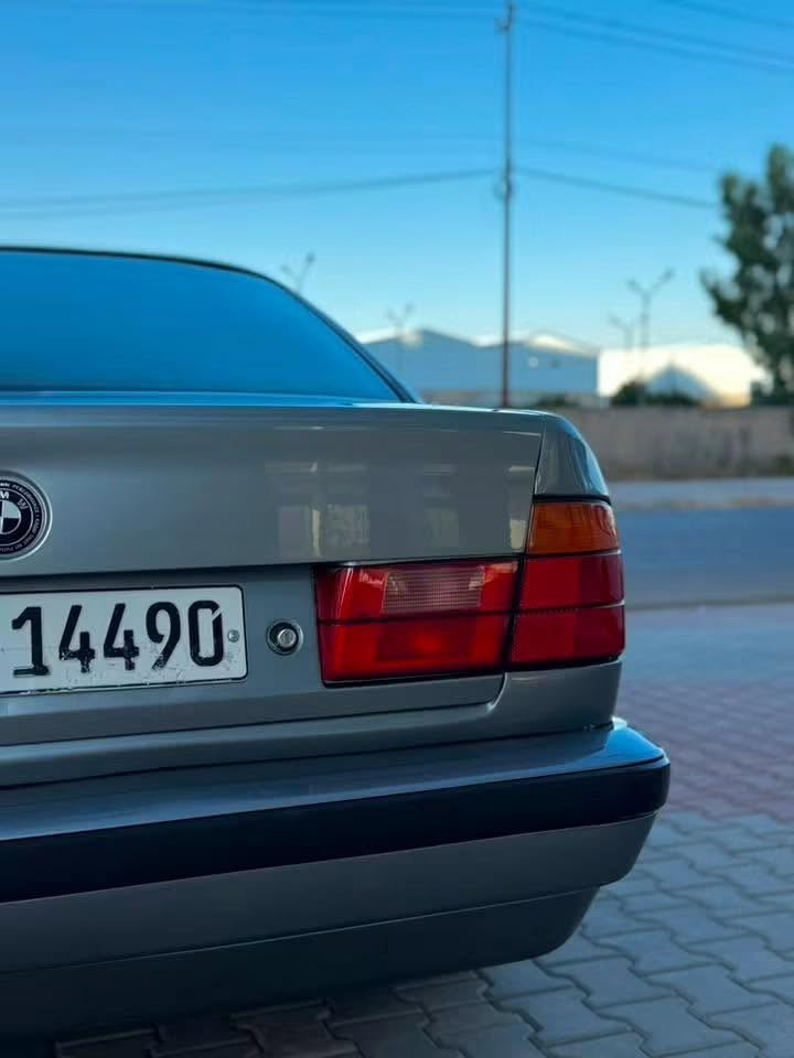 السلام عليكم BMW 525i مسكر فانوس موديل 1993 تبريد ثلج حدايده جديده تايرات تخم جديد وياله M بجم عريض رقم اربيل الجديد شرط التحويل منضومه زنون كامل كير اوتماتيك شرط كير ومحرك صبغ عام جماليه داخل جلد بدون فتحه تشغيل عن بعد سنتر لك سياره ماناقصها برغي شغل واطلع 
السعر 70 ورقه للتواصل على الرقم 0784485556 راجائاً تفاصيل مذكوره كامله مو شراي لاتتصل السياره بعد احله من الصور


**إذا كنت صاحب هذا الإعلان وتريد حذفه لأي سبب، رجاءا أرسل رسالة إلى الدعم الفني**