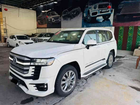 TOYOTA  
SAS  شركه ساز
رقم بغداد بسمي 
كل غراض بلادي موجود سياره 📦
‎الموديل :2024 . 
‎العداد :9000الف كيلو متر ..
‎* سقف سلايد .  
‎شغال /ثلاجه 
* 3 شاشه.  
‎* صندوق كهربائي  .  
‎* المقاعد الأمامية كهربائية . 
‎* المقاعد الأمامية و خلفية تبريد وتدفئة . 
‎* حساسات أمامية و خلفية.  
‎* كاميرا 360  4كاميرا
السعر ٧٥٥وبيهة مجال 
وكالة تويوتا عيراق شركة ساز اصلي 
العنوان زيونه تقاطع ملعب الشعب
***********
*********** بغداد
