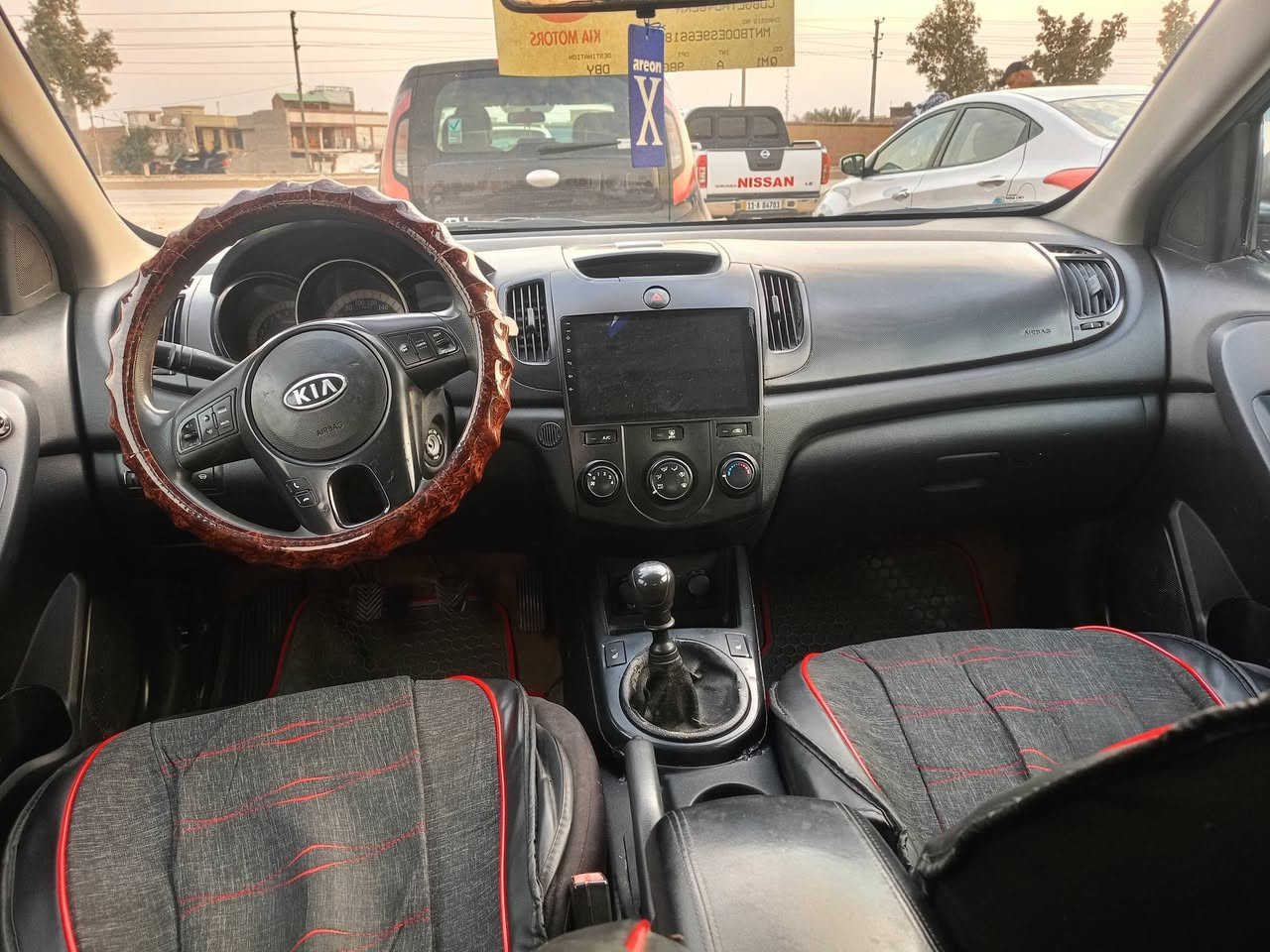 سلام عليكم سيارة جديدة فورتي لبيع لفين 2010 فول موصفات مكينهة لفين كير عادي رقم بغداد بسمي  سعر 82 وبهة مجال العنوان واسط العزيزية رقم تلفون ***********
