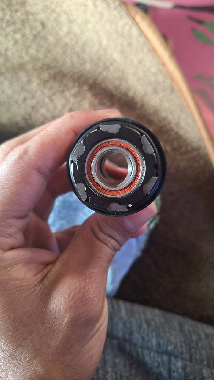 فري هاب كمبنجولو 11سبيد عجل طريق رود
6 pawls 
للبيع او لو معاك صره تركب علي ال6 pawls


**إذا كنت صاحب هذا الإعلان وتريد حذفه لأي سبب، رجاءا أرسل رسالة إلى الدعم الفني**