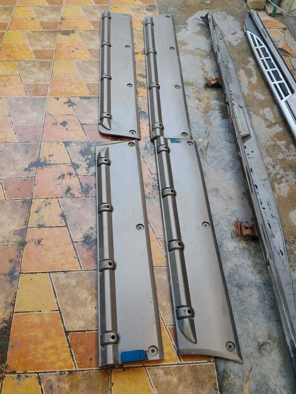 السلام عليكم دوسات وحجل للبيع
مكاني ديوانيه .وحده من الدوسات بيهه فطر والباقي نضيف 
معروضات ب100 ومجالهن بسيط ***********
