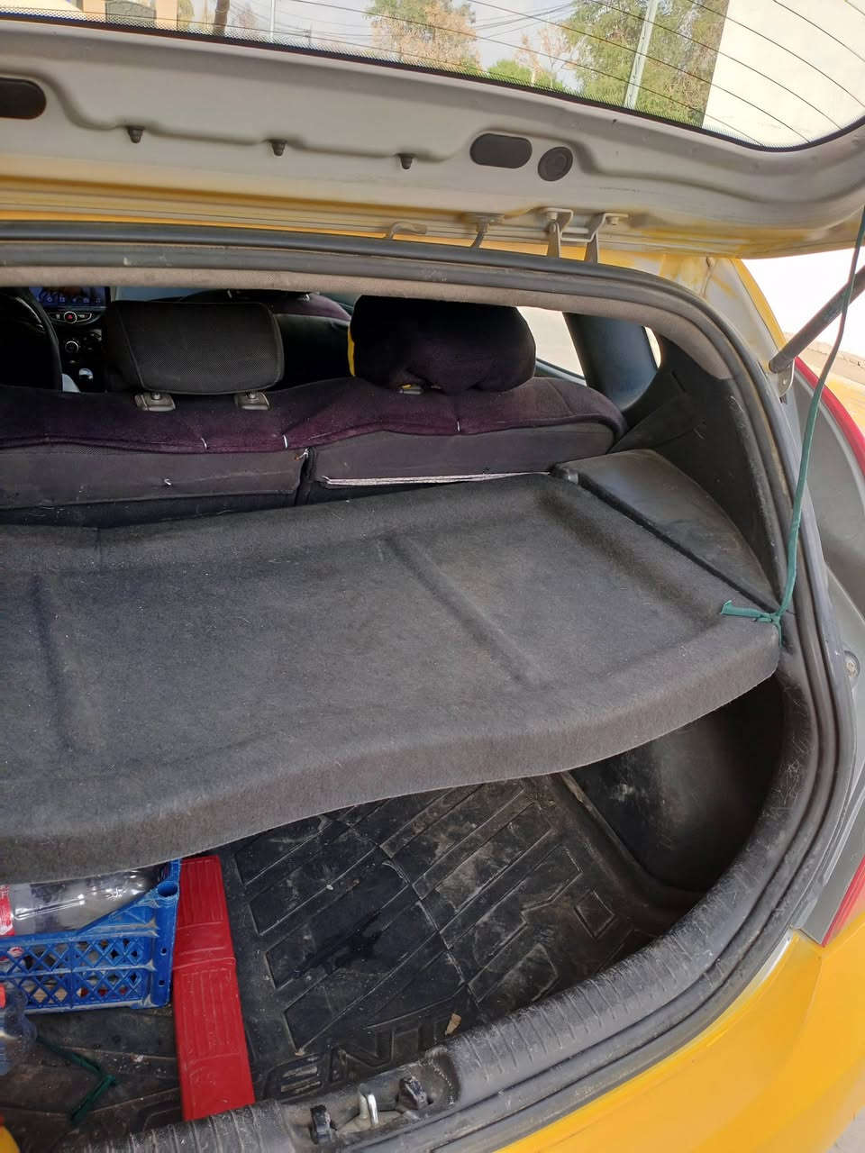 اكسنت هونداي ٢٠١٢ كير محرك لوك ما مفتوحات محرك حجم ١٦٠٠  . كير اوتو . دفتر بانزين موجود رقم كركوك مشروع وطني سنويه لل ٣١ نقابه و غرامه مصفره كامل تبريد ثلج تدفئه شغاله . ضررها جاملغ تعديل بارد فقط . السعر ٨٢ و بيه مجال. ***********
