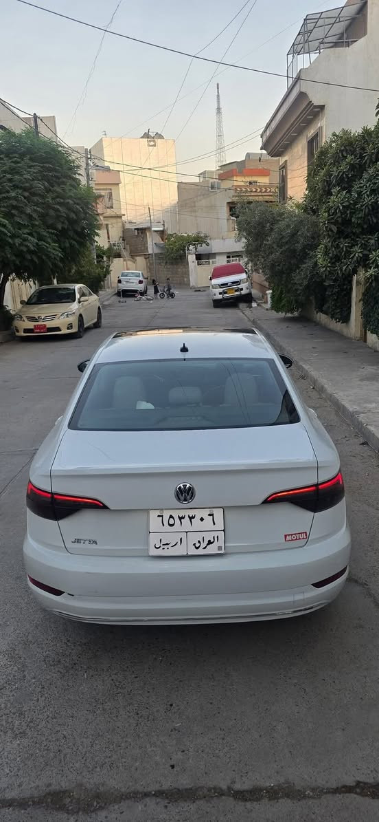 السيارة مكفولة من كل شيء

بجم كبس، 
فقط باب خلف السكن صبغ بدون دواخل و اسفل الصندوق مكان رقم، مع دعامية خلفية...
ربع جامرلغ خلفي تقريبا شبر بارد 

ماشي 71الف مايل..

رقم جديد هزة جديد بس السنوية بعد شهرين تسقط 

كاملة مكملة سيارة  بانزين شرط الدهن شرط وكالة موتل 
كل ايرباكات سليمة %١٠٠

سعر 158$بيها مجال 

مكان : صلاح الدين تكريت

***********

3VWC57BU8KM009291
