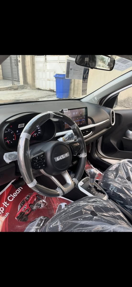 سلام عليكم
كيا بيكانتو موديل 2023 خليجي مكفوله ماشيه 7 الاف رقم أربيل 
مواصفاته شاشه وكاميرا وحساسات ومري شفط  وتحكم جهتين وجي بي اس 
مكاني بغداد السيديه
***********

