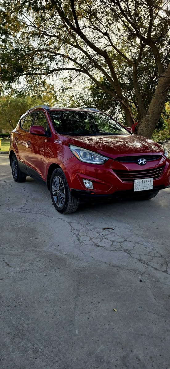 اسلام عليكم توسان موديل ٢٠١٥ وارد امريكي اسياره كفاله من اصبغ بيه ظرر من امريكيه بارد بجنطه كلش بصيط وبيه بارد بصيط بعد بمكانات سياره جديده بمعنه الكلمه مواصفات  السياره كشنات تدفىه تبريد كهرباء حساسات يعني مواصفات حلوه محرك كير صدر كله بلكارتون اشراي يجي ويشوف بعينه محرك ٢٤٠٠ وضه شركه ماشيه ١٢٠ عنوان بابل مسيب مفرك اسده الفراشه ***********
