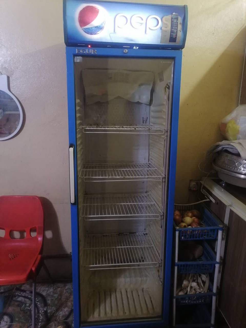 اغراض مطعم للبيع  السعر خاص
***********
