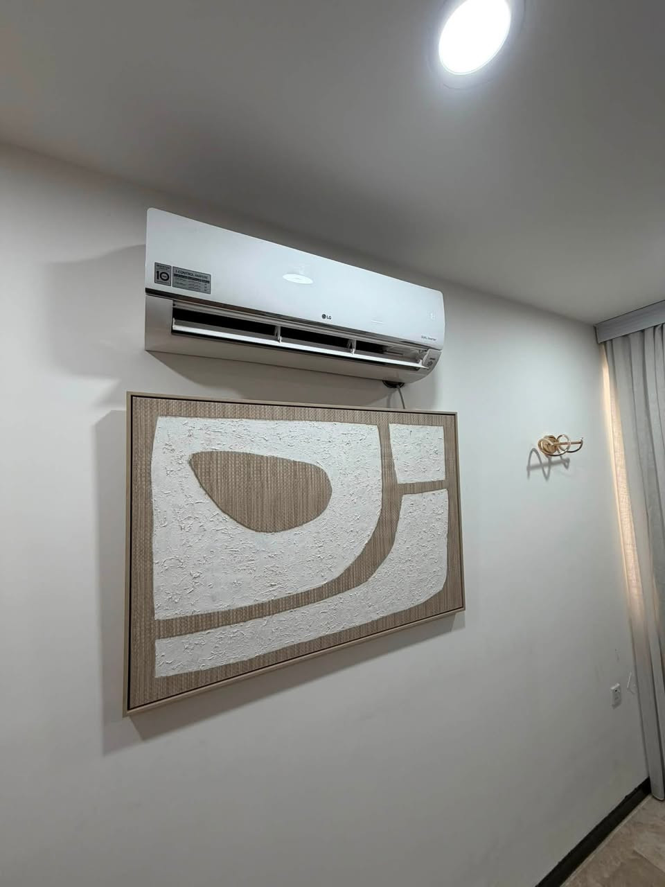 السلام عليكم سبلت LG طن ونص انفيرتر اخو الجديد ضمان ١٠ سنوات مكفول حتى من التصليح بارد ثلج للبيع سعره ٦٥٠ الف عنوانه حي الجامعه  ***********
