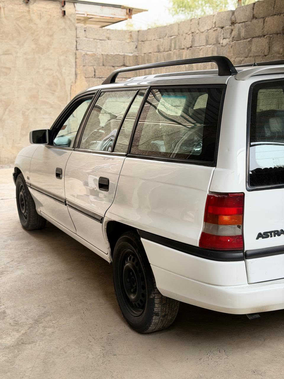 🛑السلام عليكم للبيع استرا ستيشن موديل 1994 گير عادي محرك 18 صبغ دواير ودوسات فقط طخم جديد كابون بانزين بيها شرط التحويل أصلي تبريد وتدفئه جامات الگدام كهربائي جديدة جاهزه مال بيت للتواصل على السعر للأرقام التأليه ***********/*********** أو على الخاص✅
