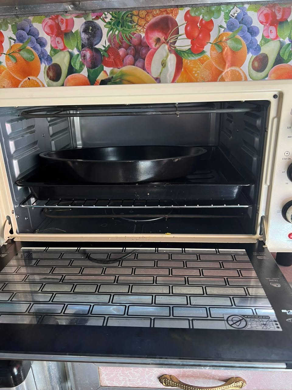 السلام عليكم اوڤن للبيع اخذته 85 اريده 75 شركة نيوال والله العضيم كلش جديد استخدام مرتين فقط حتى كارتونه موجوده  صينيتين دائري ومستطيل حجم 60 استفسار ***********
